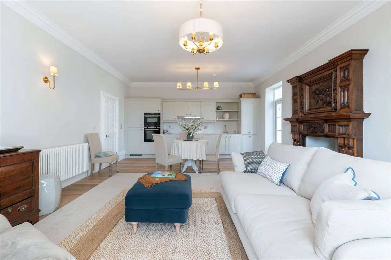 Arden Lawn, Henley-in-Arden, Warwickshire, B95 6AB, photo 5