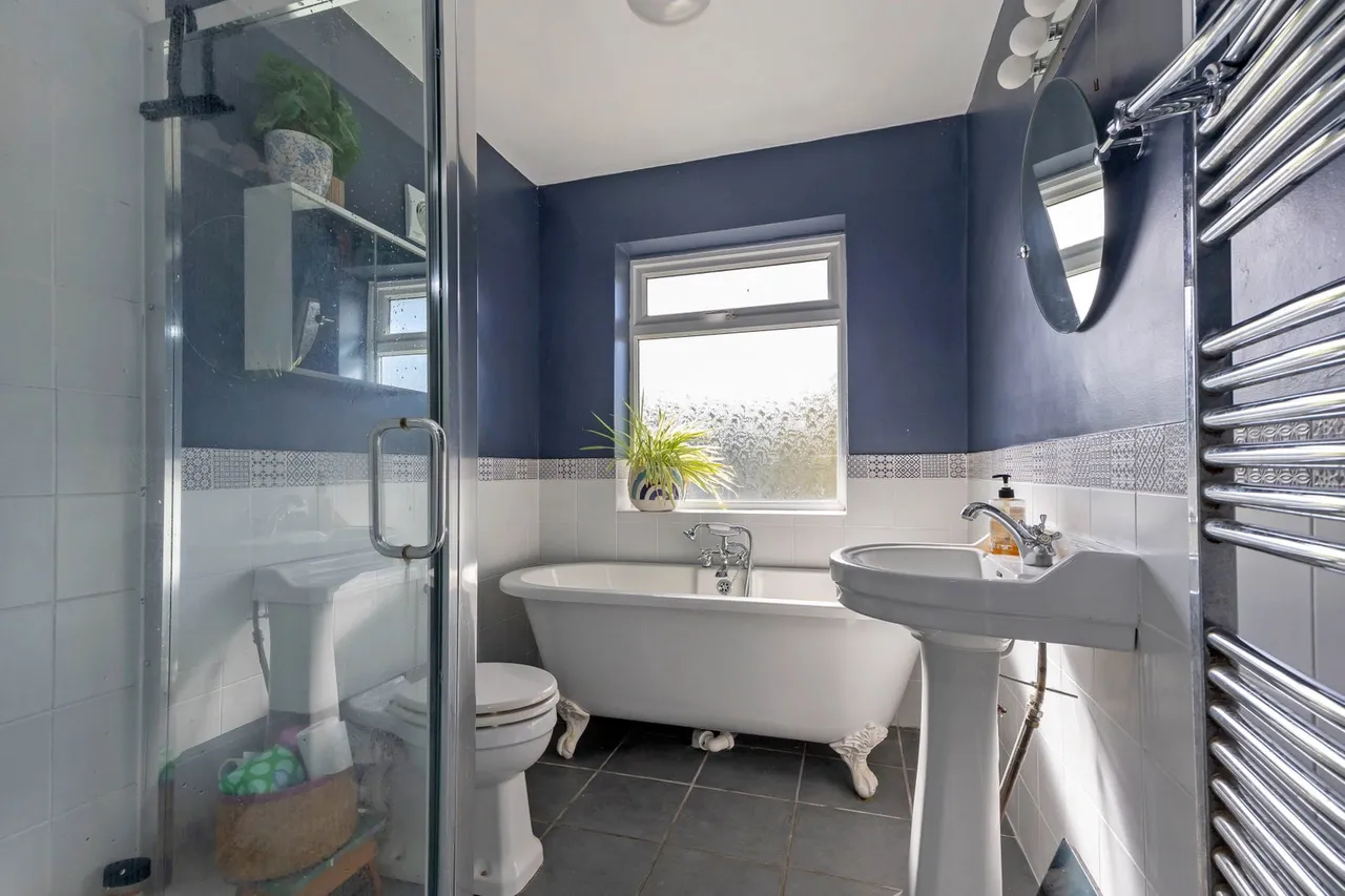 Priors Road, Cheltenham, GL52, photo 15