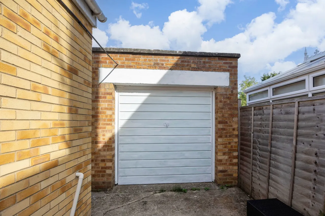 Priors Road, Cheltenham, GL52, photo 17