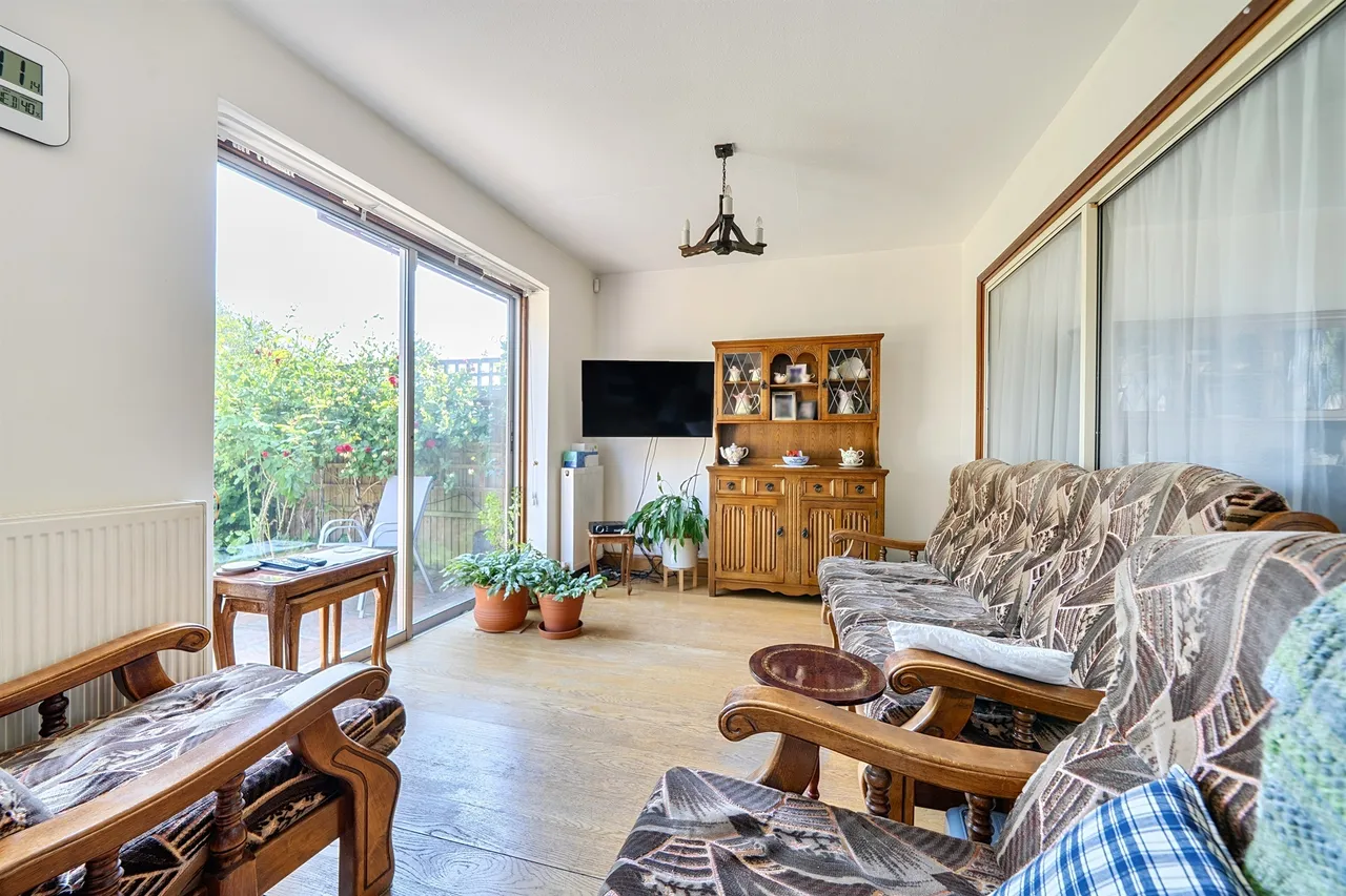 Lowther Drive, Enfield, photo 5