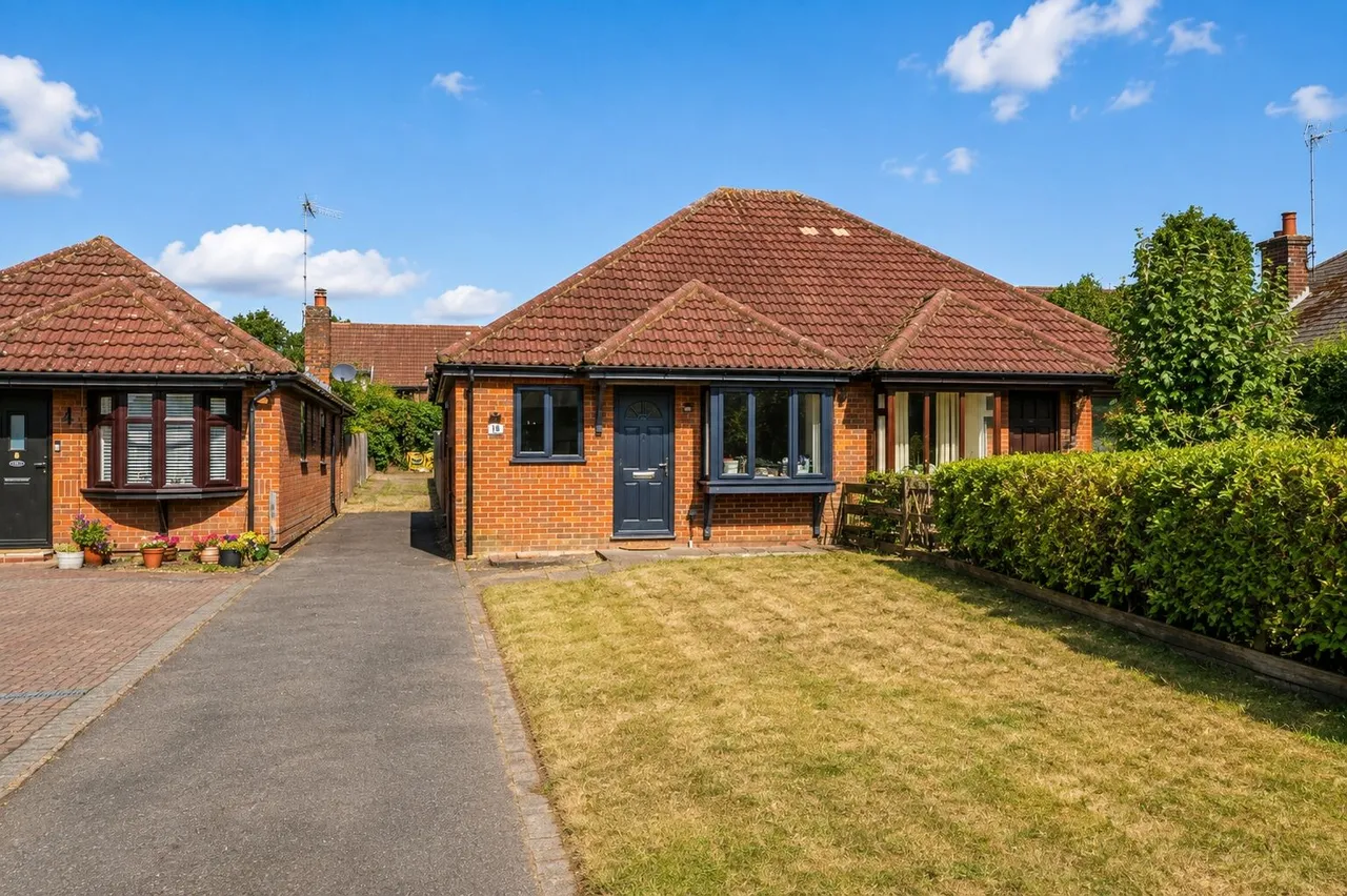 2 bed house for sale, Hawfield Gardens, St. Albans, AL2