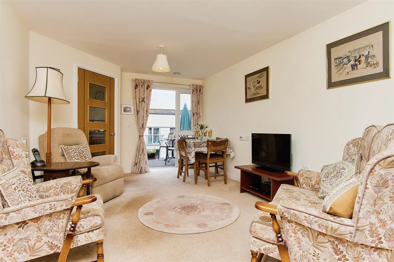 Foxes Road, Newport, PO30, photo 2