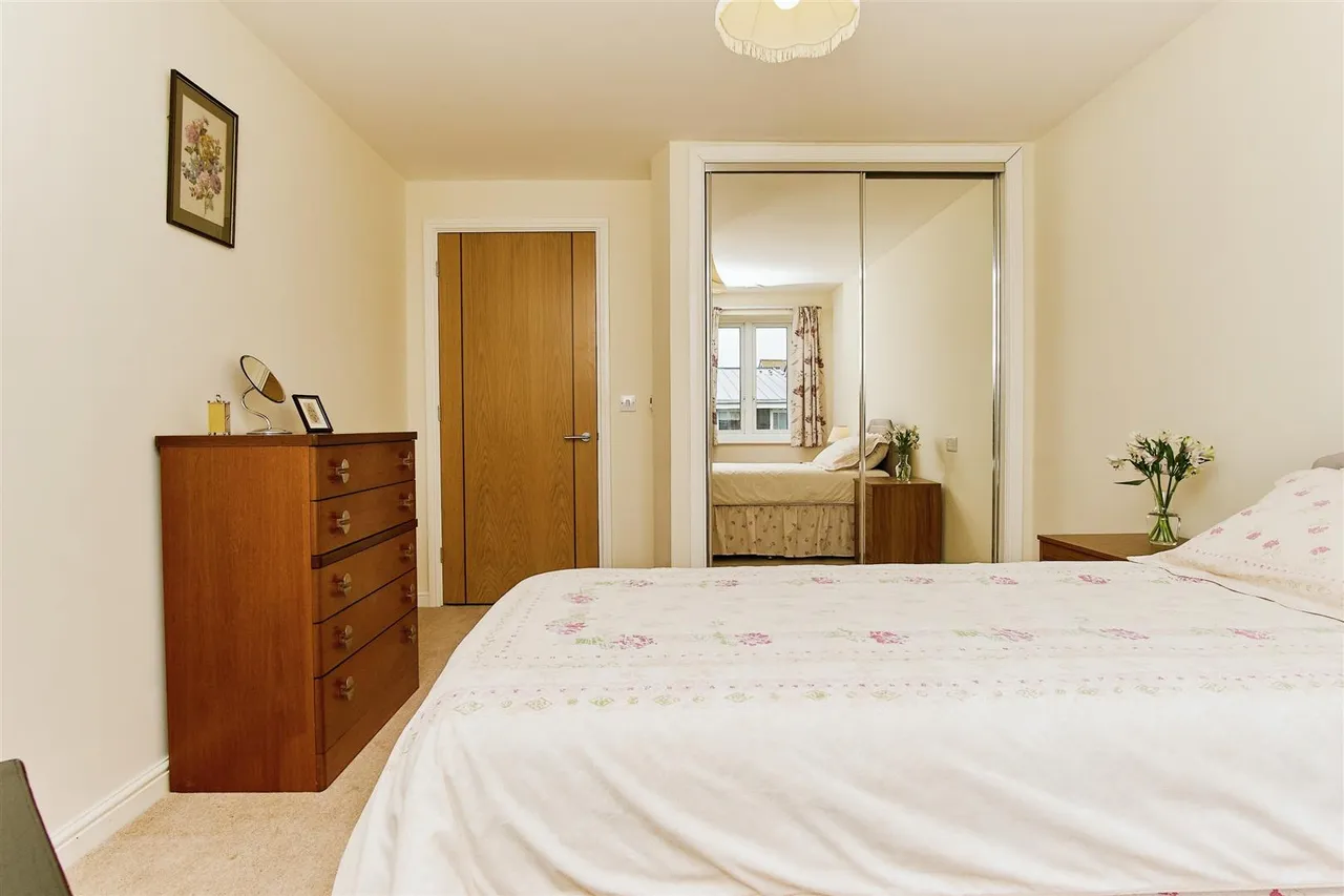 Foxes Road, Newport, PO30, photo 6