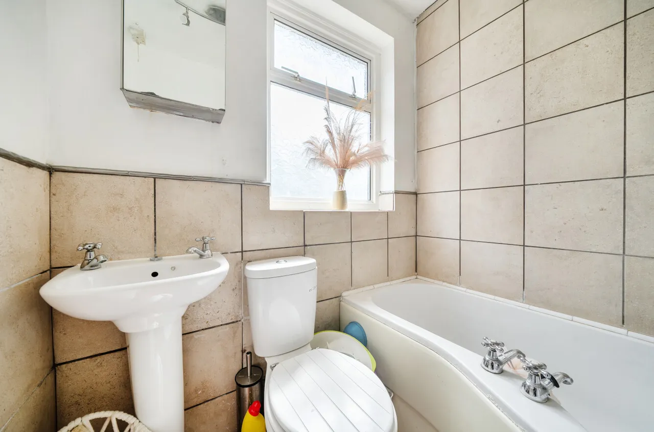 Martens Avenue, Bexleyheath, DA7, photo 19