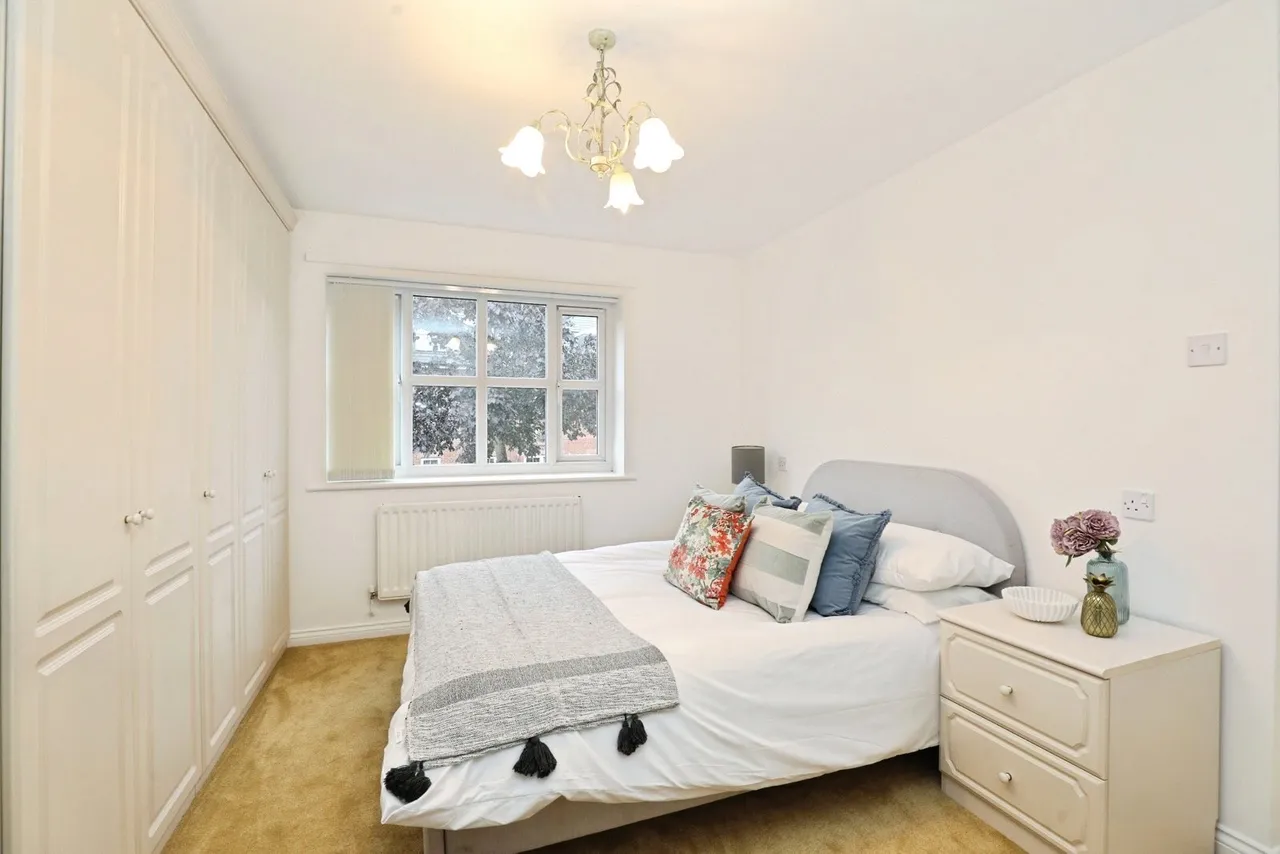Blackthorn Close, Wistaston, Crewe, Cheshire, CW2, photo 16