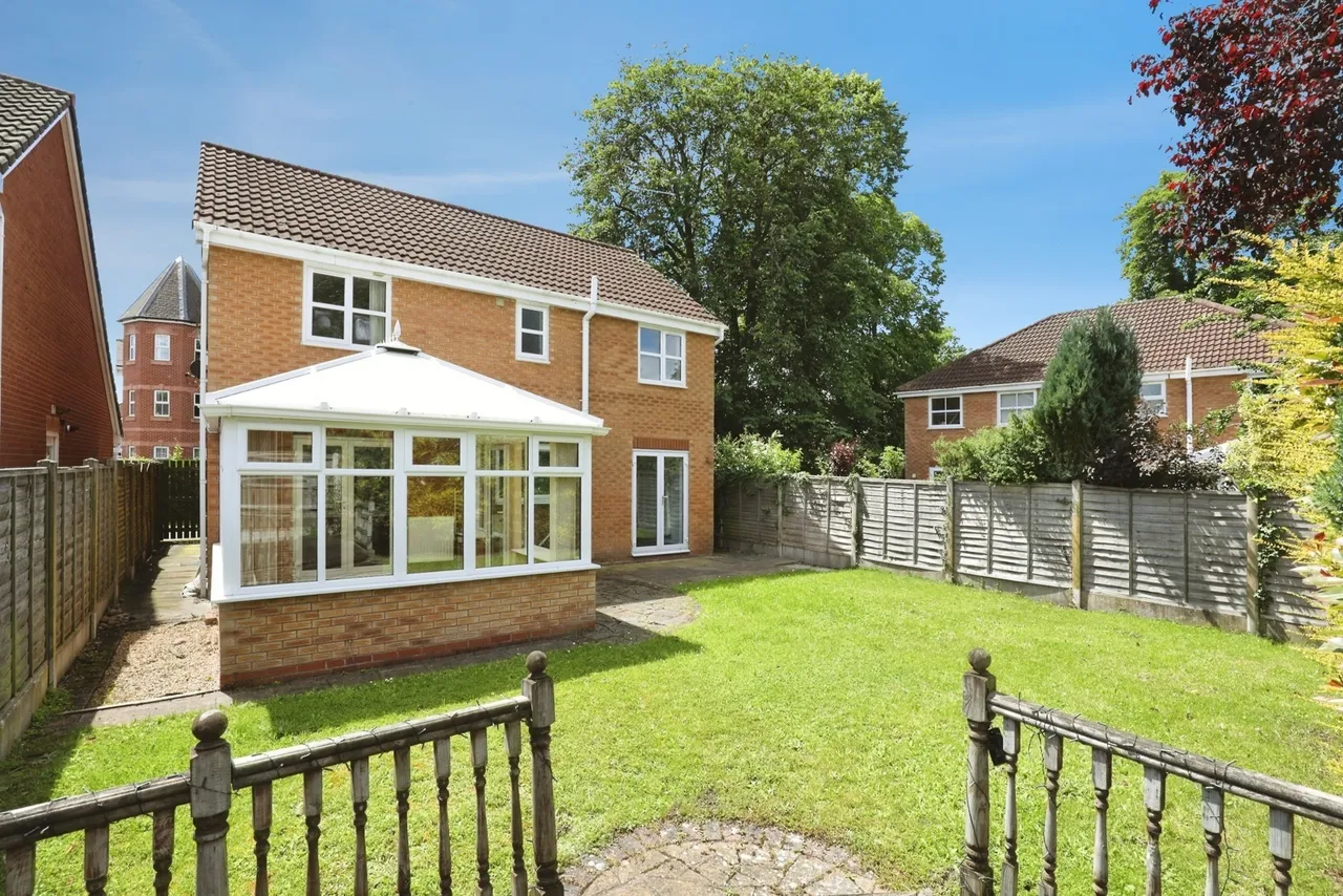 Blackthorn Close, Wistaston, Crewe, Cheshire, CW2, photo 32