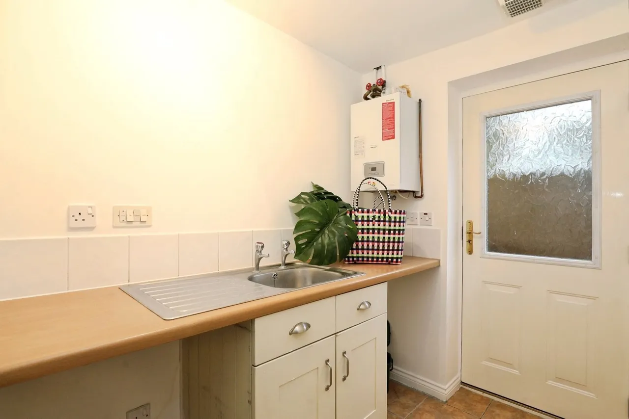 Blackthorn Close, Wistaston, Crewe, Cheshire, CW2, photo 9