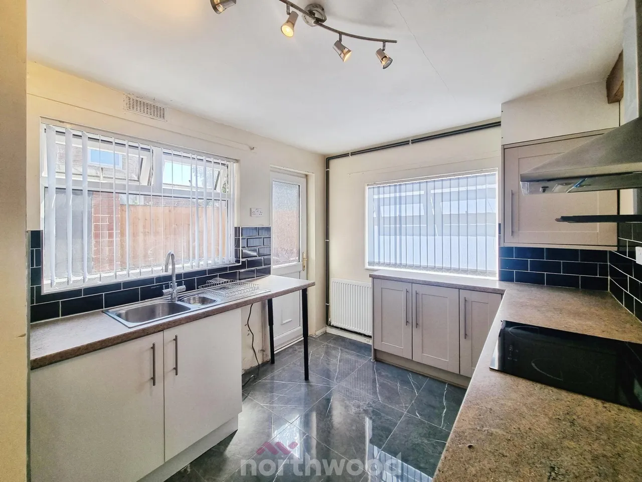 3 bed house to rent, St Catherines Avenue, Balby, DN4