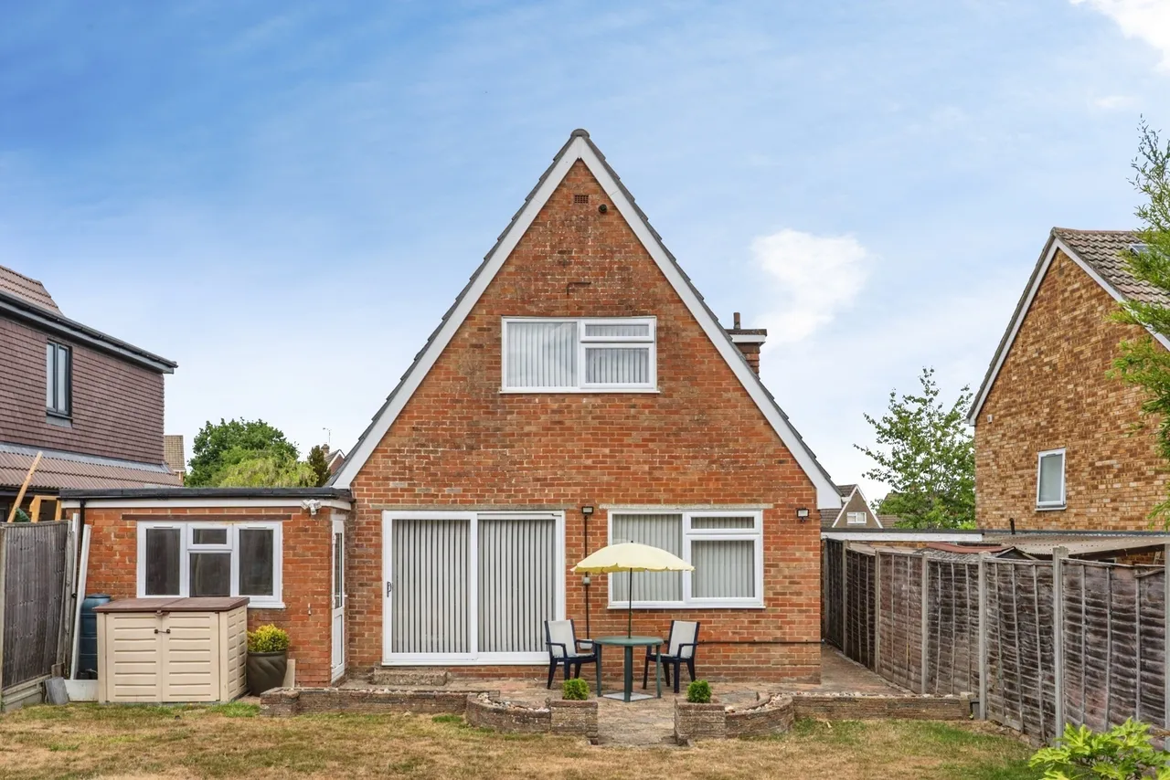 Willow Way, Farnham, GU9, photo 12