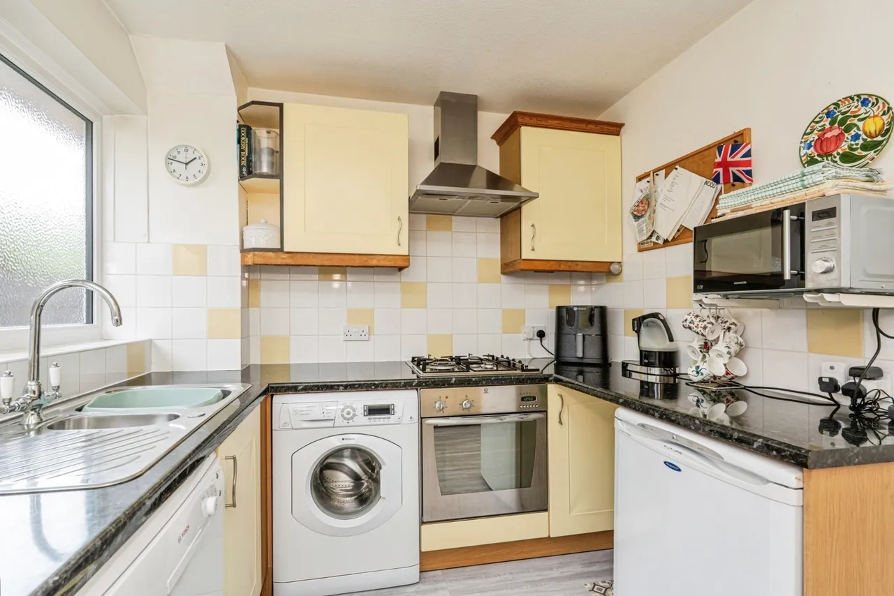 Willow Way, Farnham, GU9, photo 17