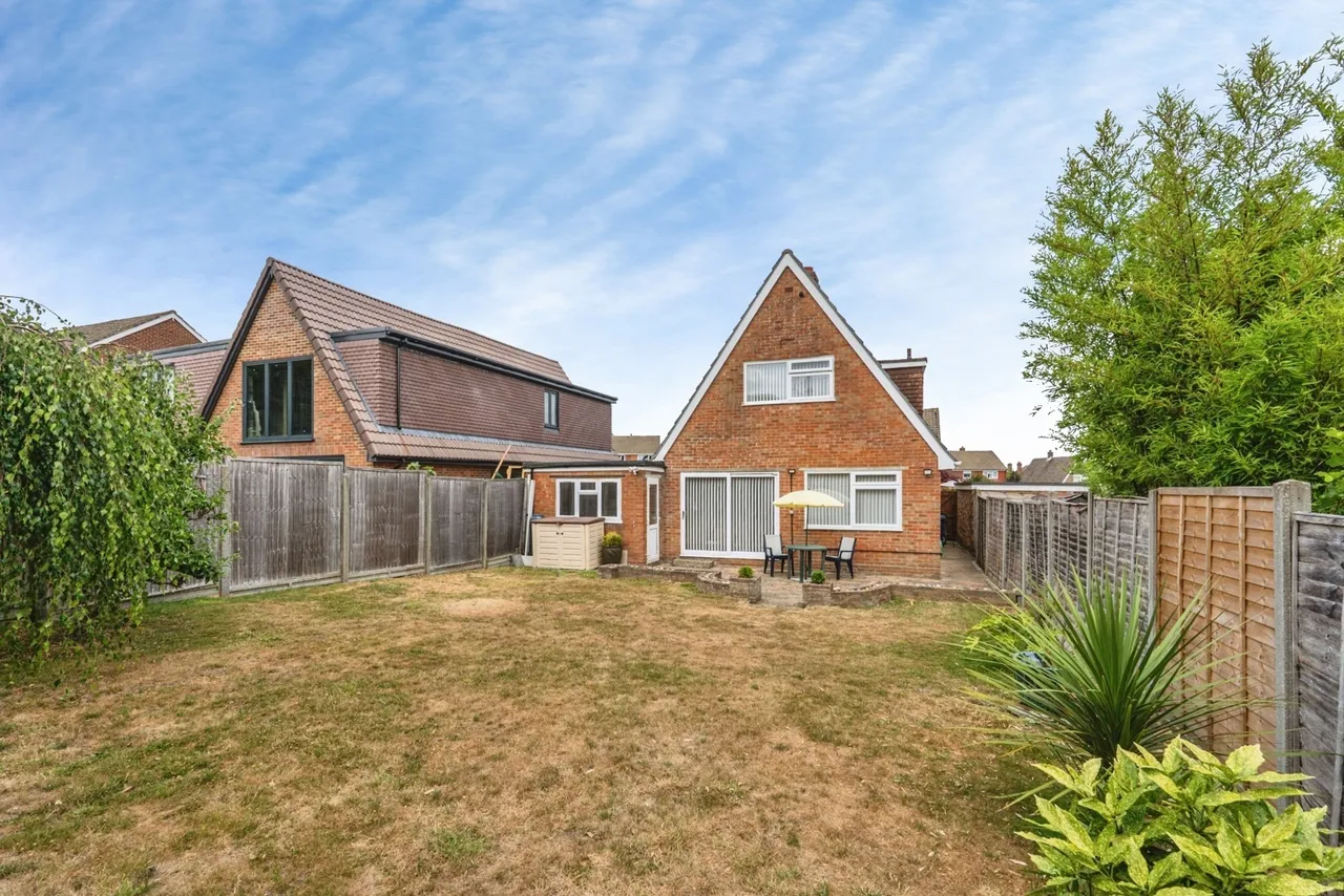 Willow Way, Farnham, GU9, photo 11