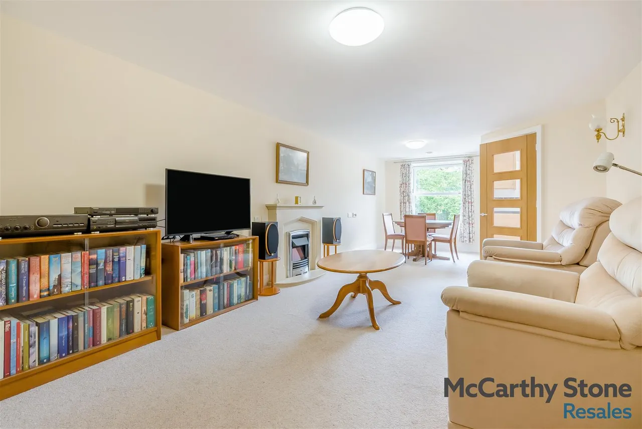 College Way, Welwyn Garden City, AL8, photo 2