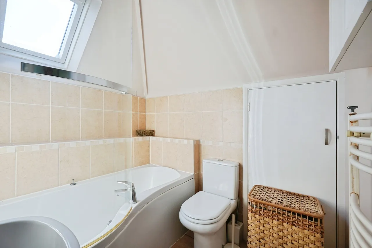 Coach Road, Acrise, Folkestone, Kent, CT18, photo 34