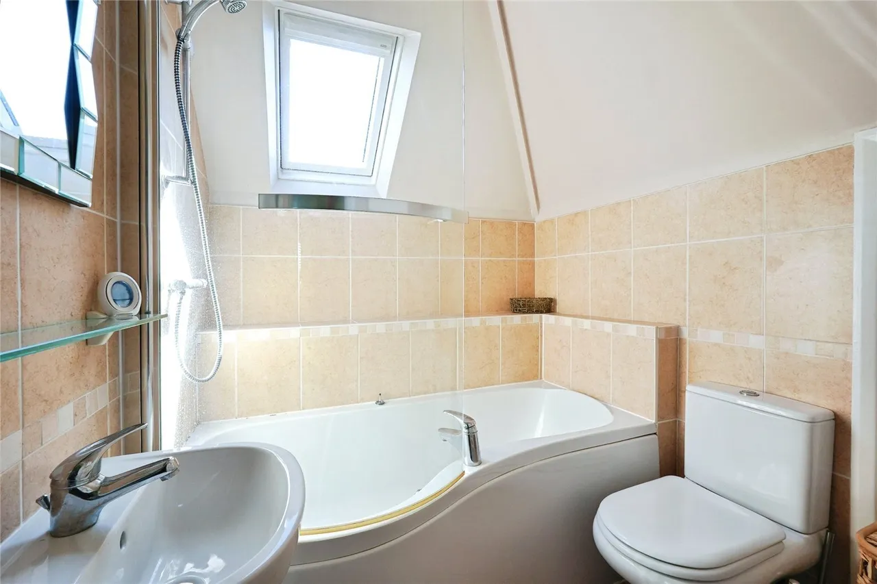 Coach Road, Acrise, Folkestone, Kent, CT18, photo 9