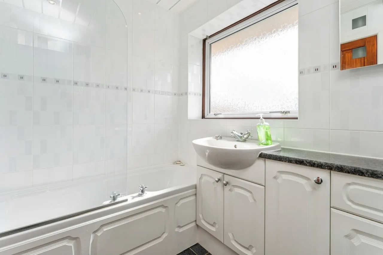 Springfield Close, Flint, CH6, photo 9