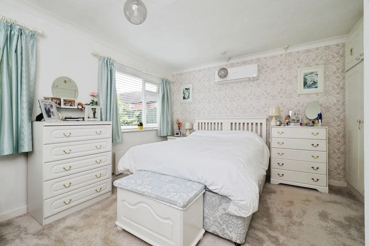 Dovecote Drive, Wollaton, Nottingham, NG8, photo 13