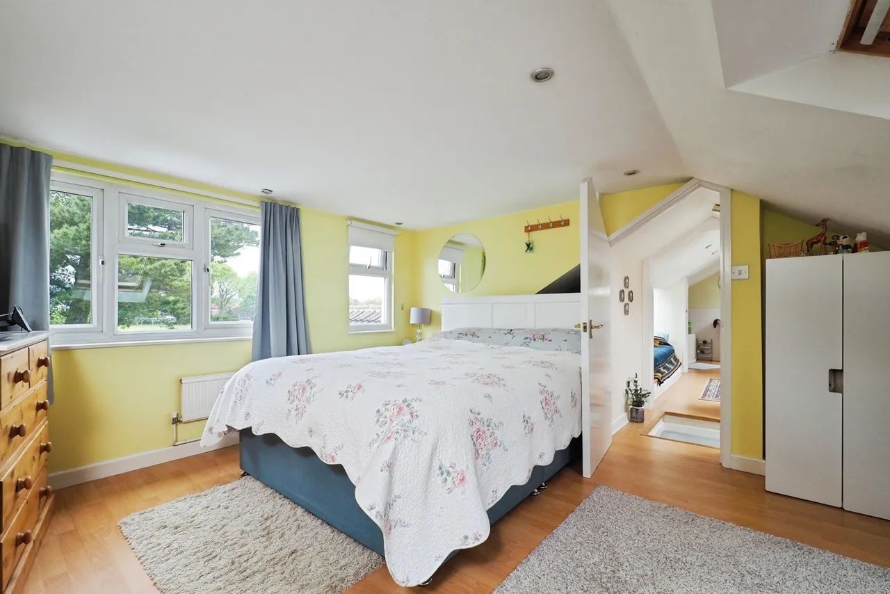 Dovecote Drive, Wollaton, Nottingham, NG8, photo 17