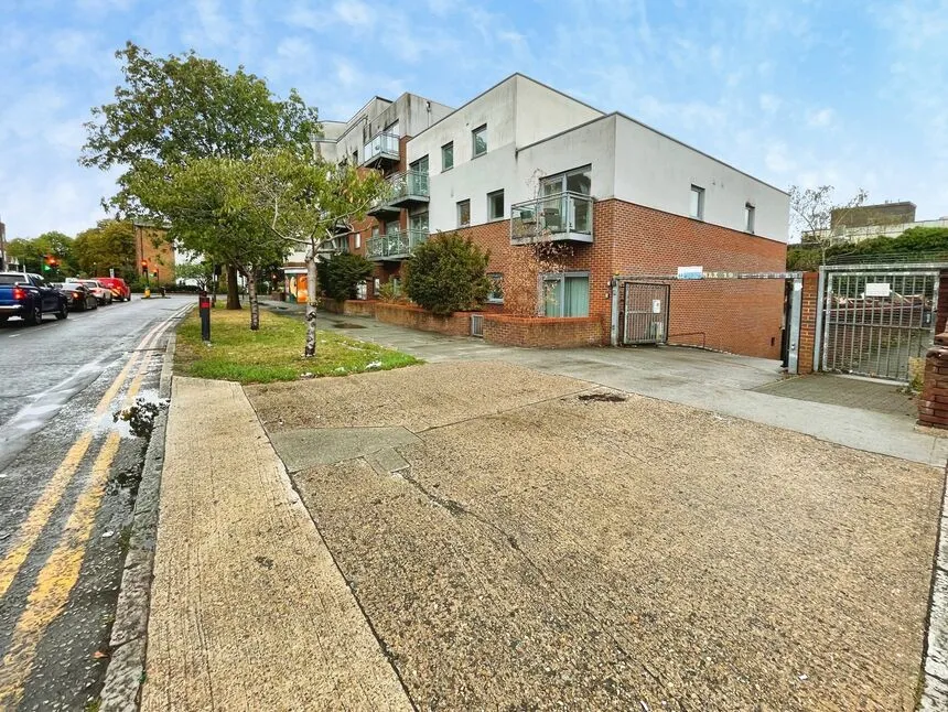Kenton Road, Harrow, HA3, photo 2