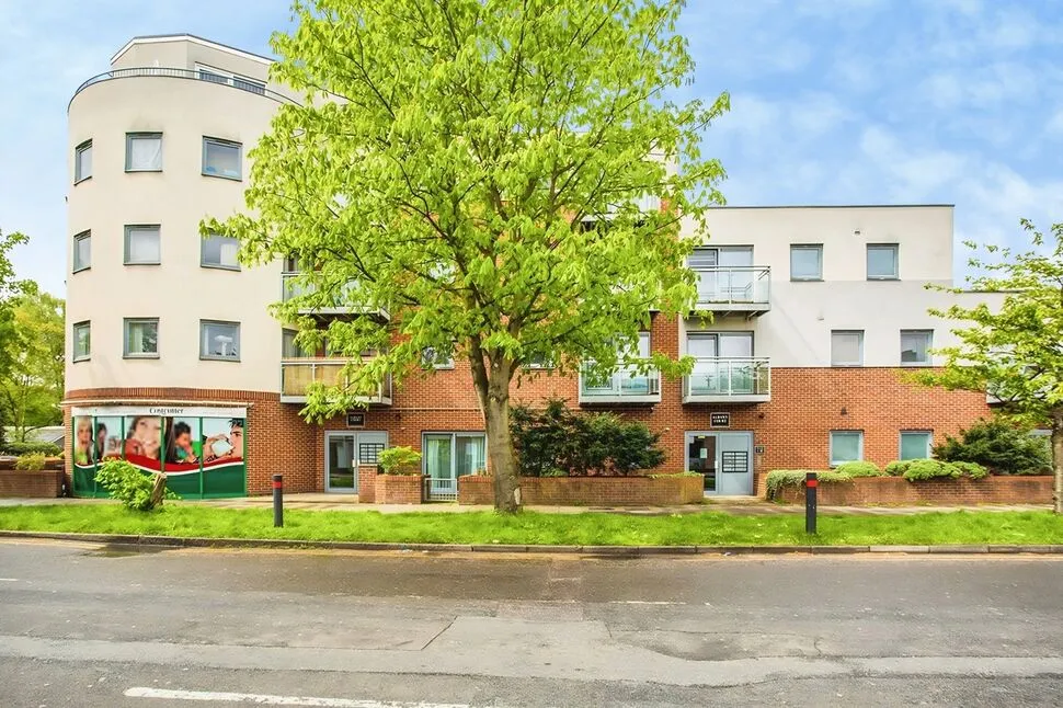 2 bed flat for sale — Kenton Road, Harrow, HA3