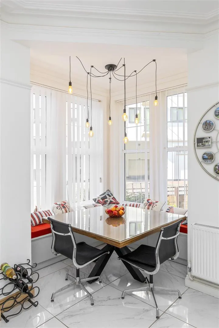 West Parade, Bexhill-On-Sea, Sussex, TN39 3HS, photo 6