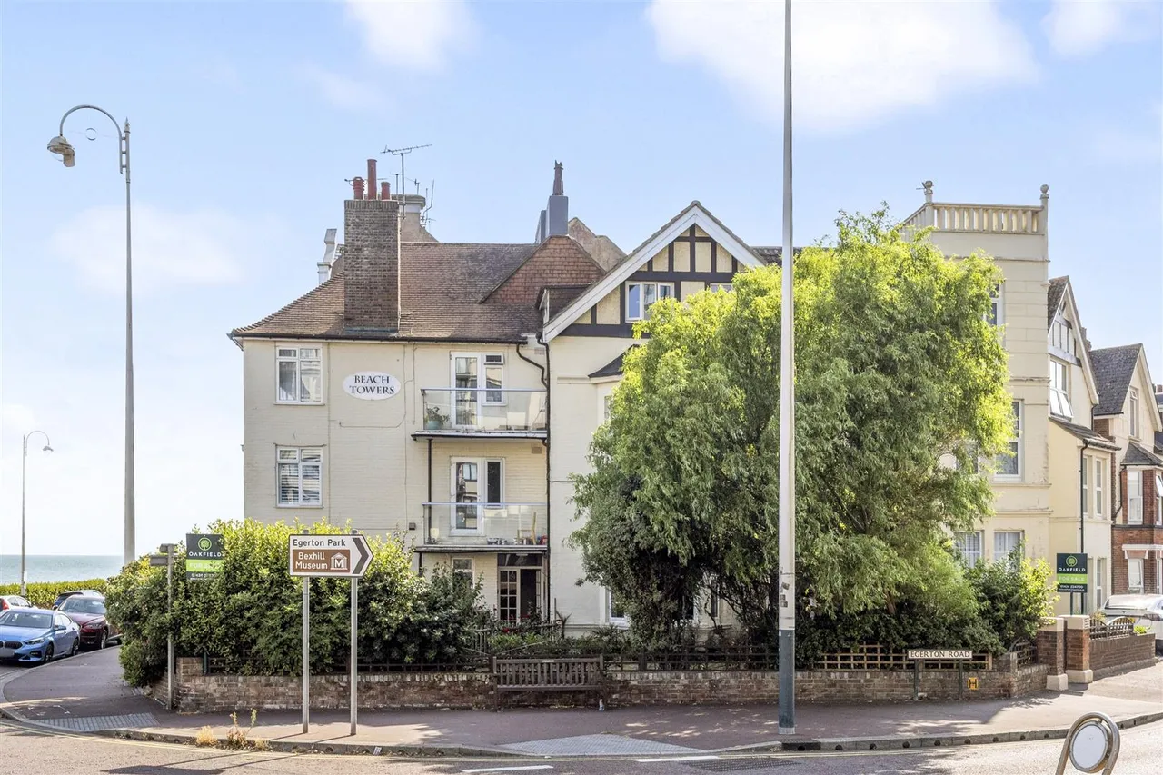West Parade, Bexhill-On-Sea, Sussex, TN39 3HS, photo 22