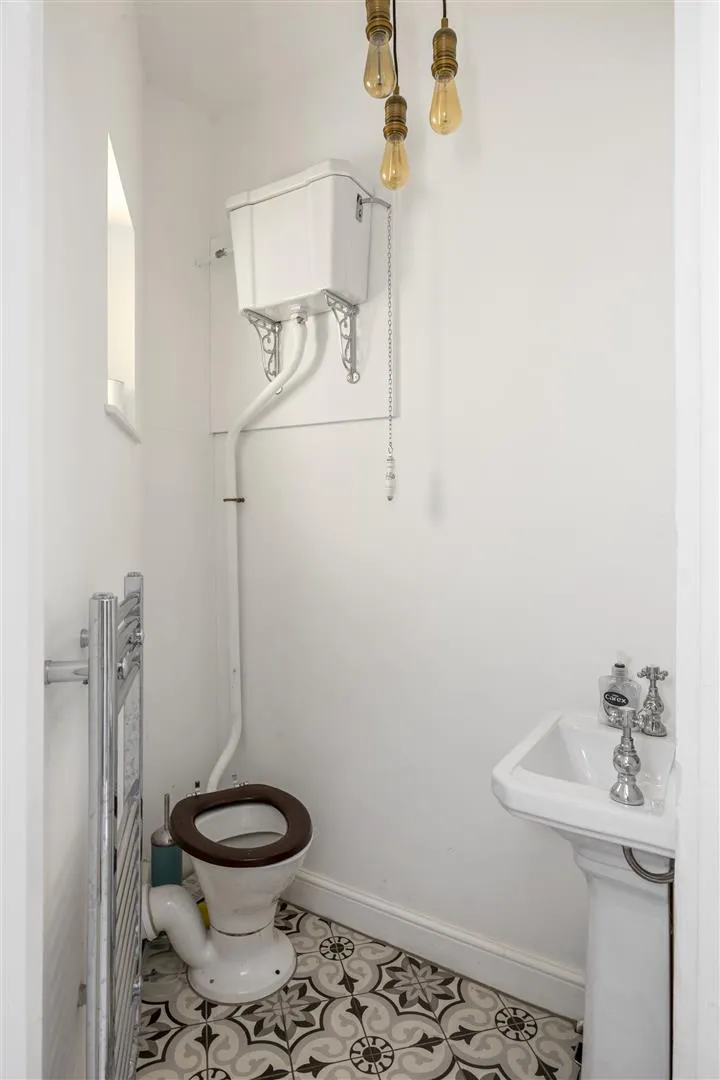 West Parade, Bexhill-On-Sea, Sussex, TN39 3HS, photo 16