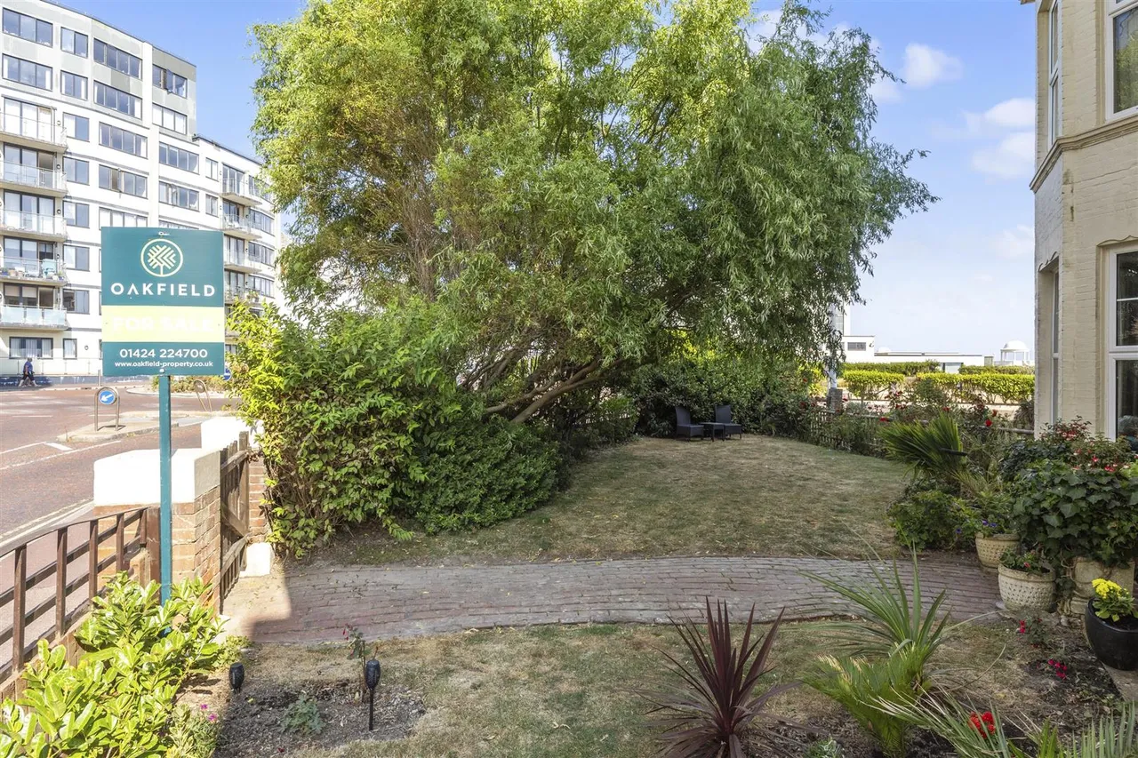 West Parade, Bexhill-On-Sea, Sussex, TN39 3HS, photo 23
