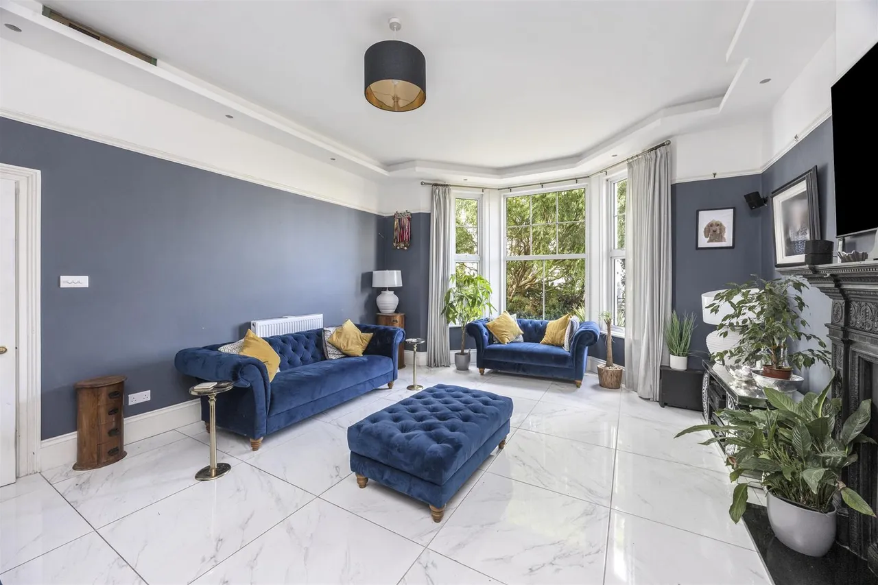 West Parade, Bexhill-On-Sea, Sussex, TN39 3HS, photo 3