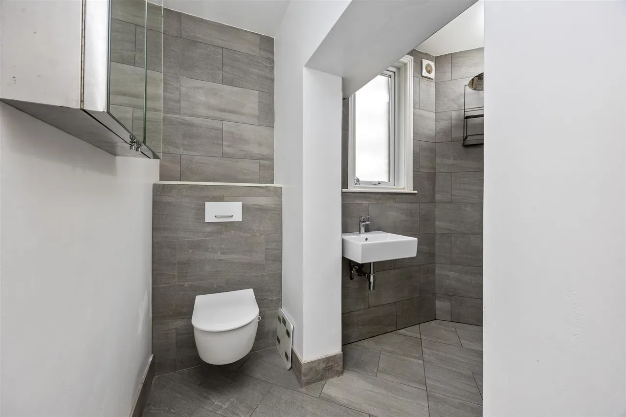 West Parade, Bexhill-On-Sea, Sussex, TN39 3HS, photo 10