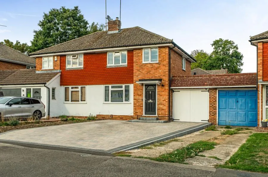 3 bed house for sale, Dartington Avenue, Woodley, RG5