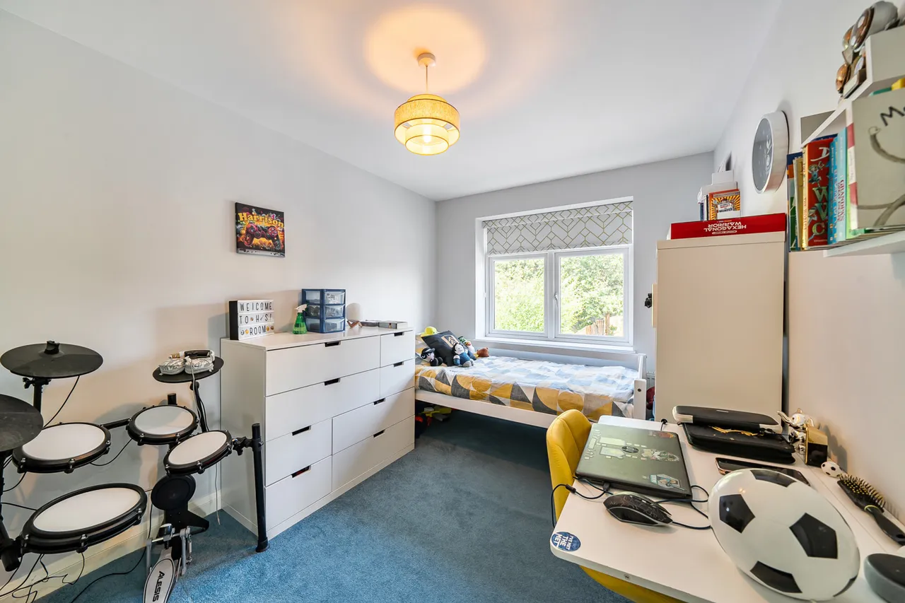 Hoylake Crescent, Ickenham, UB10, photo 13