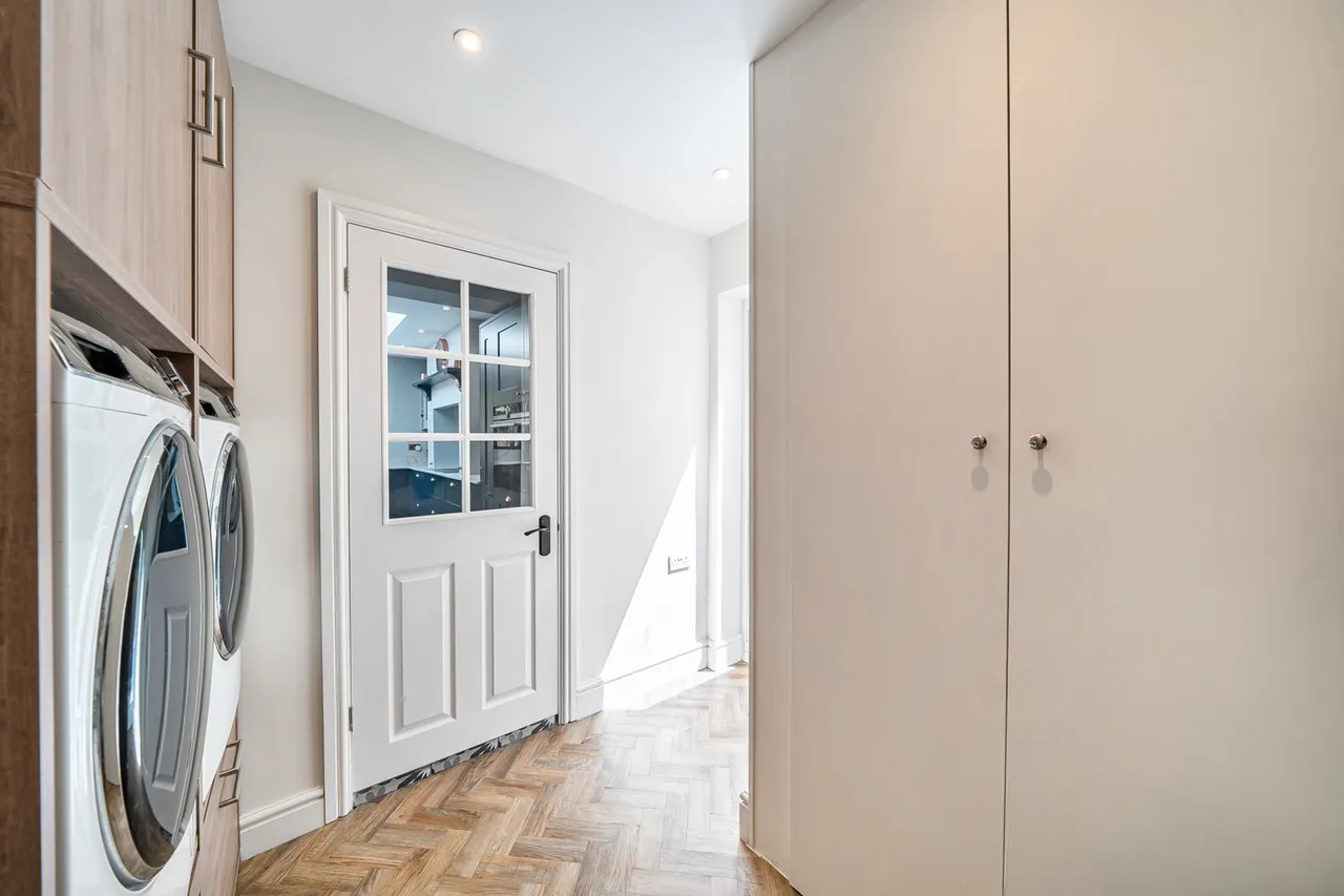 Hoylake Crescent, Ickenham, UB10, photo 17