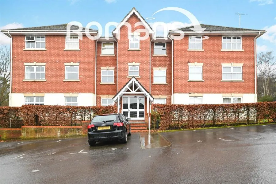 2 bed flat for sale, Babbage Way, Bracknell, RG12