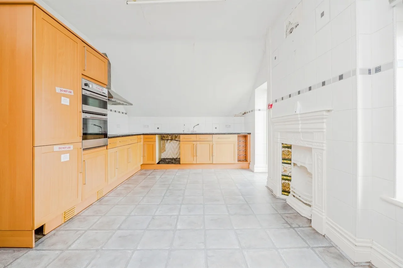 Pen-Y-Lan Road, Penylan, Cardiff, photo 8