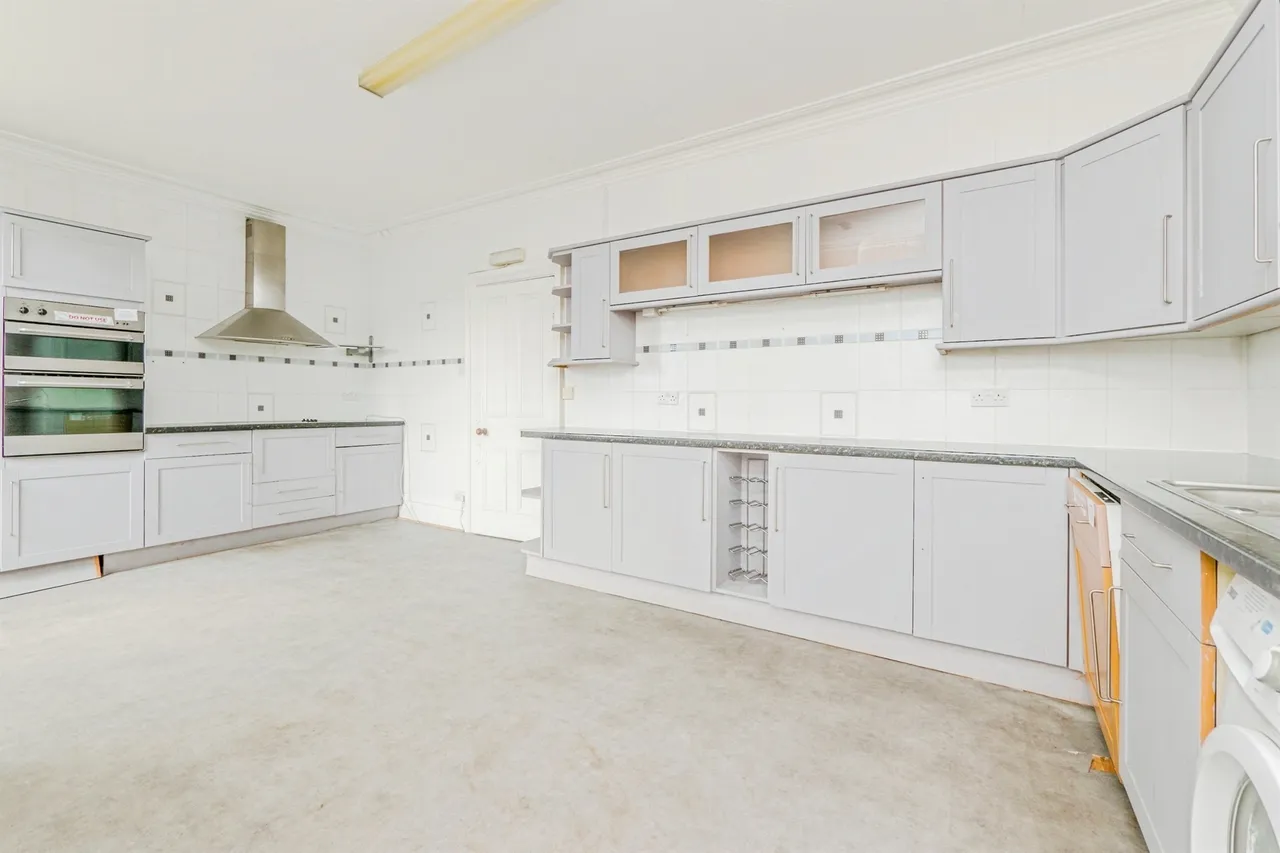 Pen-Y-Lan Road, Penylan, Cardiff, photo 5