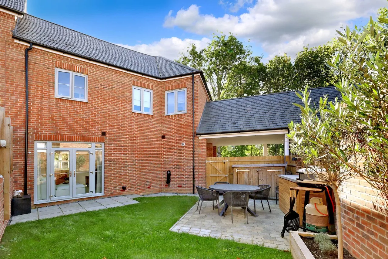 Kendrick Avenue, Wilton Park, HP9, photo 15