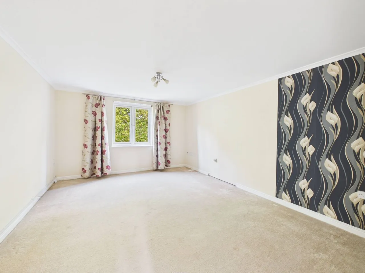 Macfarlane Chase, Weston-Super-Mare, BS23, photo 2