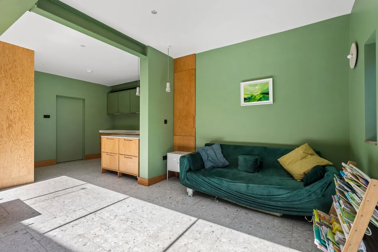 St. John's Road, London, N15, photo 11