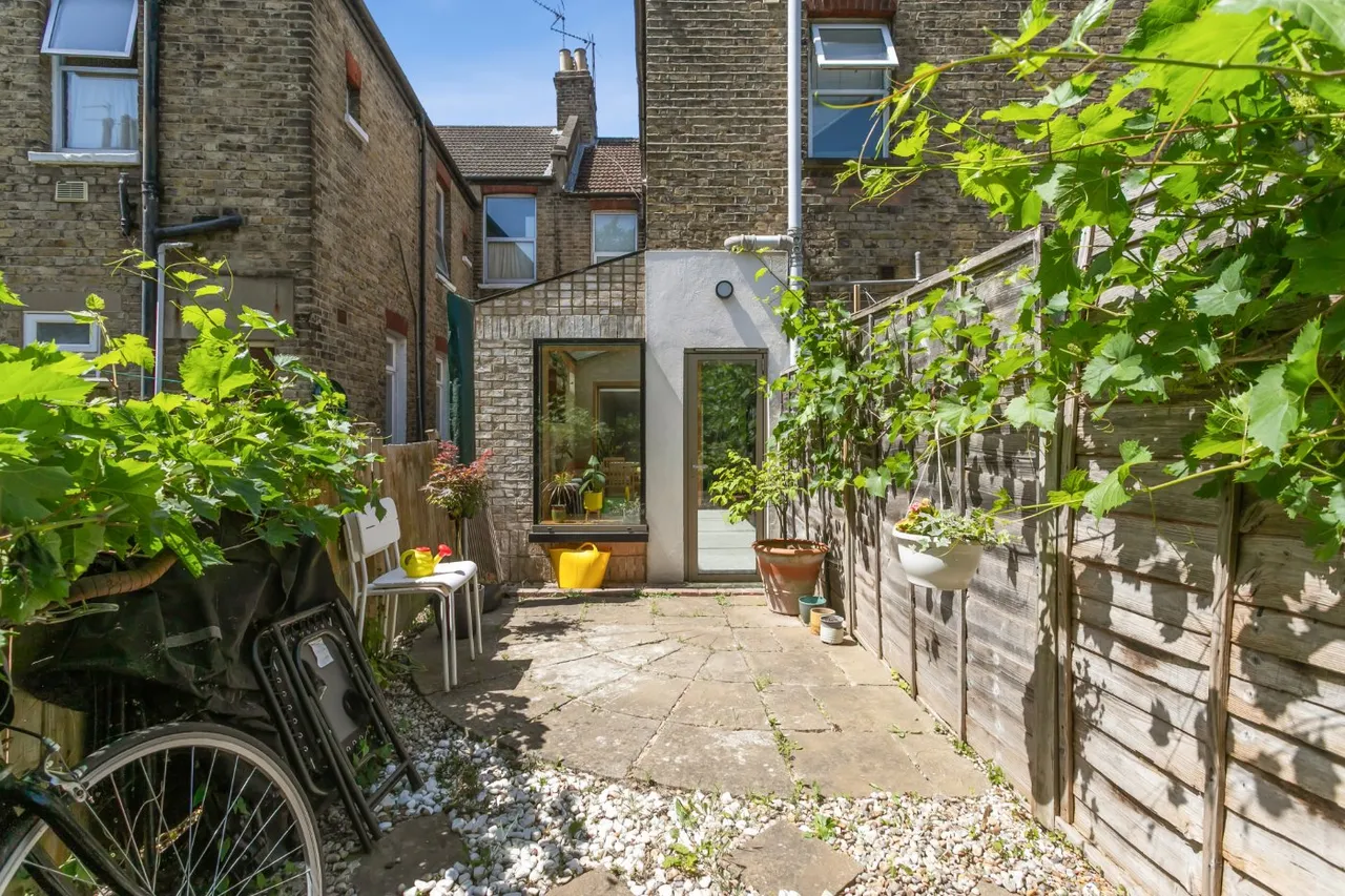 St. John's Road, London, N15, photo 2