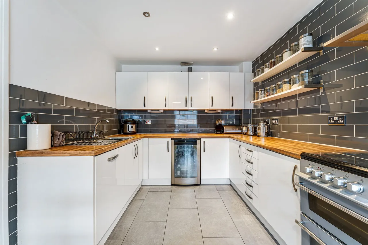 Iona Crescent, Widnes, Widnes, WA8 5AD, photo 2