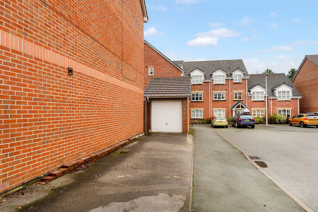 Iona Crescent, Widnes, Widnes, WA8 5AD, photo 28