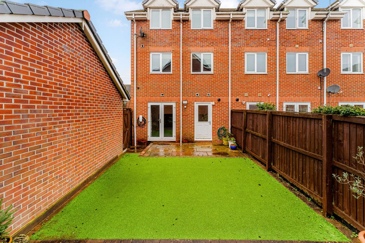 Iona Crescent, Widnes, Widnes, WA8 5AD, photo 24
