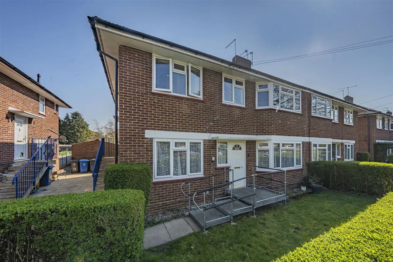 Westmead, Windsor, SL4 3NN, photo 13