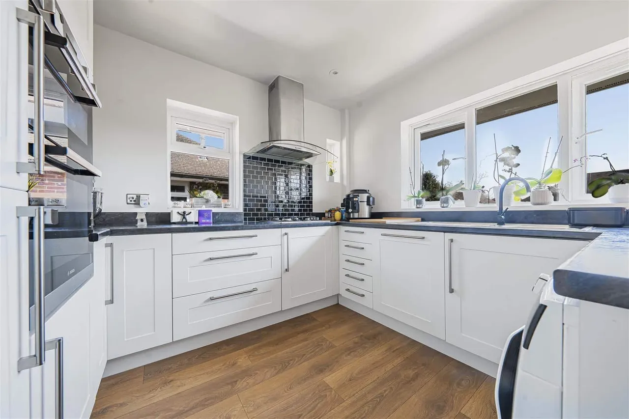 Westmead, Windsor, SL4 3NN, photo 5