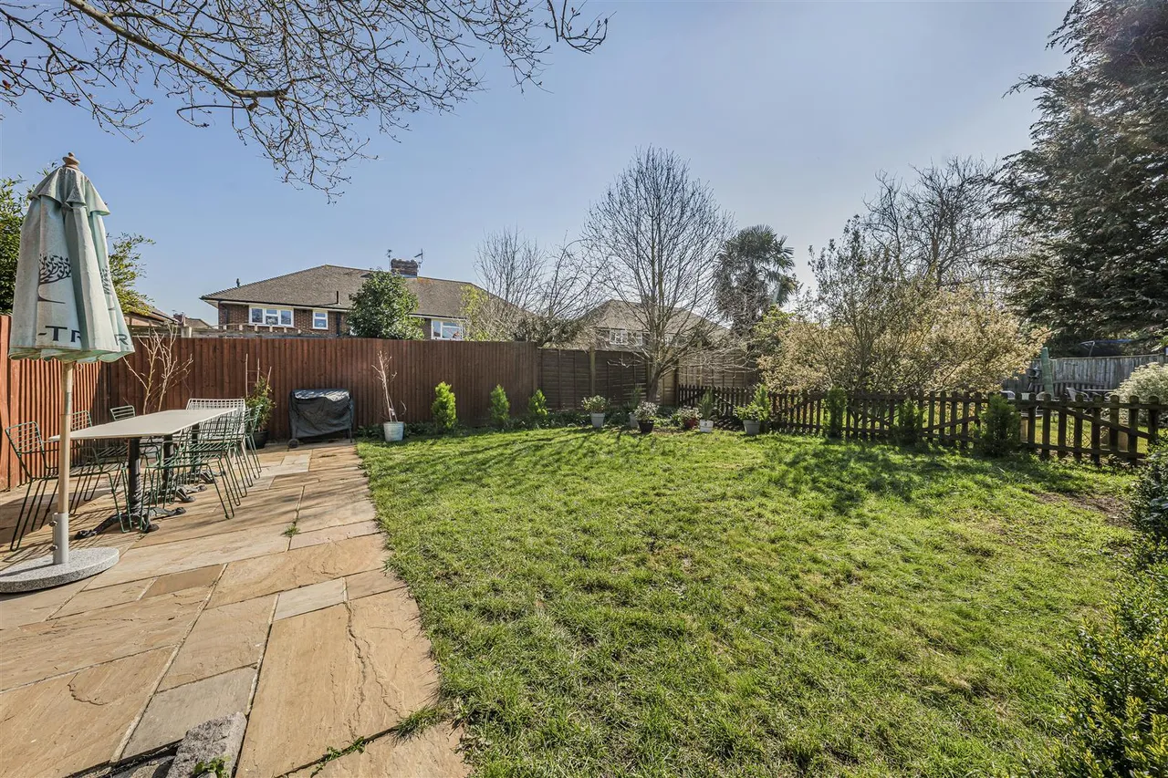 Westmead, Windsor, SL4 3NN, photo 14