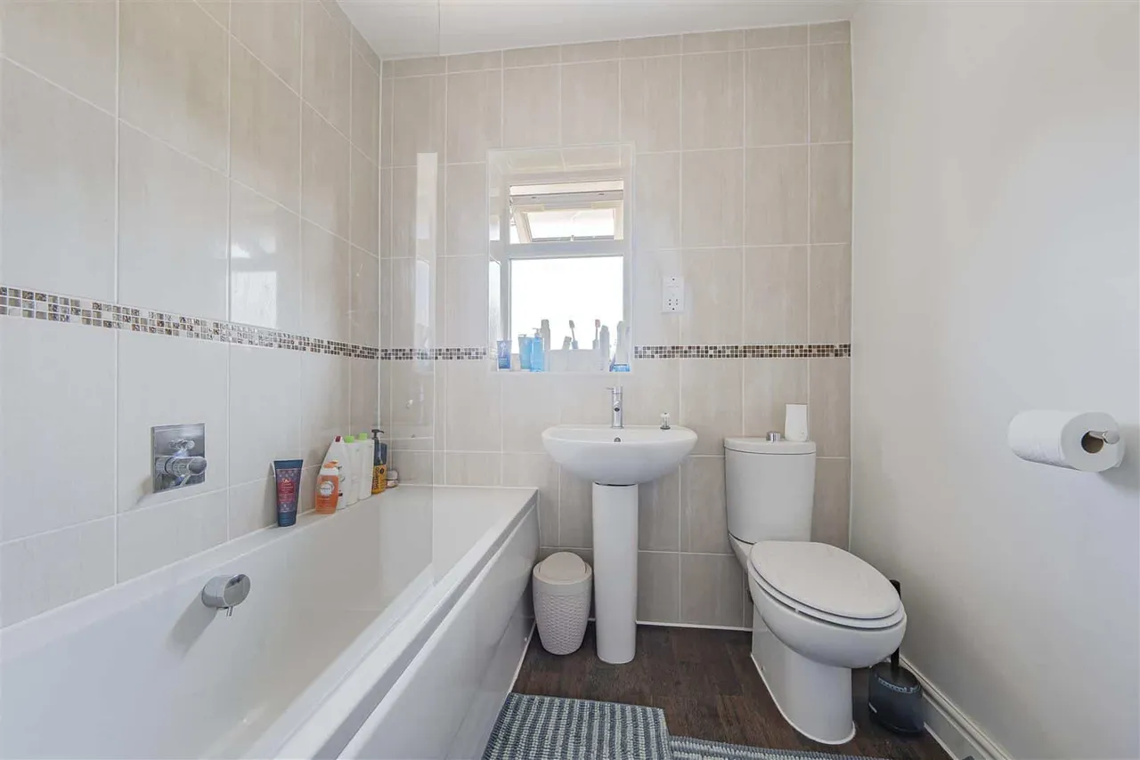 Westmead, Windsor, SL4 3NN, photo 8