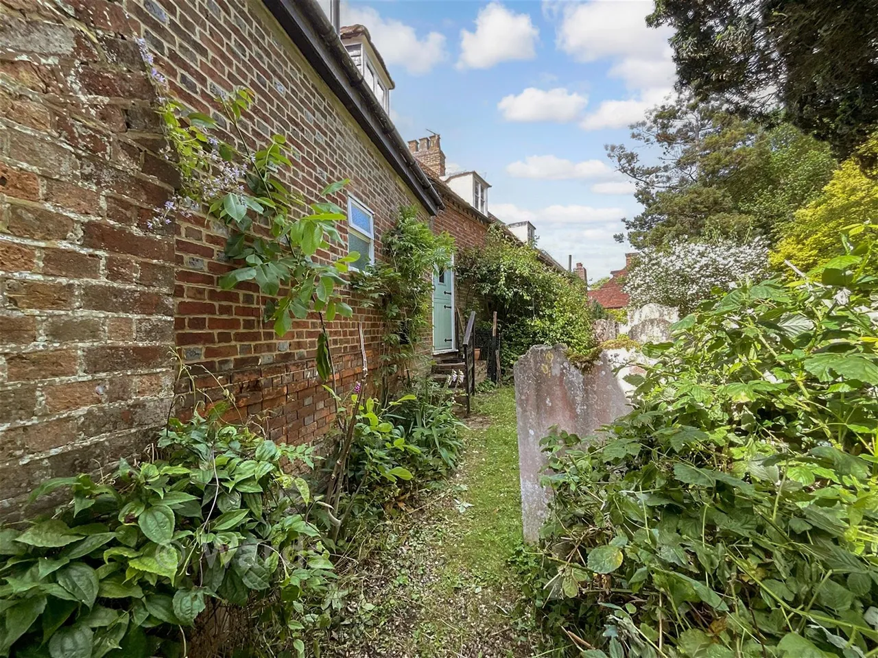 High Street, Yalding, ME18, photo 9