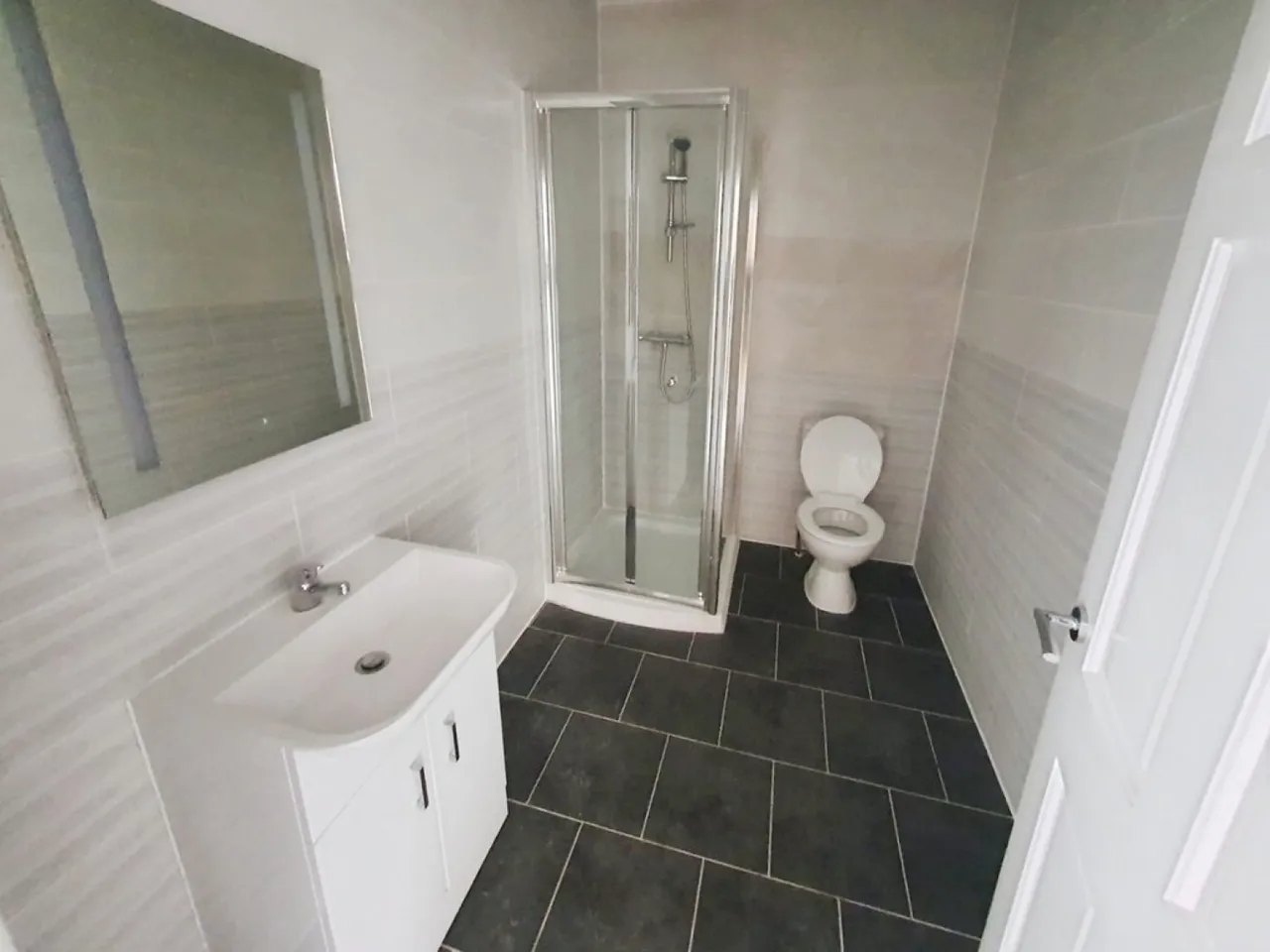 Railway Road, Leigh, WN7, photo 8