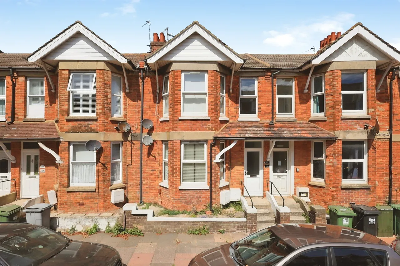 1 bed flat for sale — Belmore Road, Eastbourne