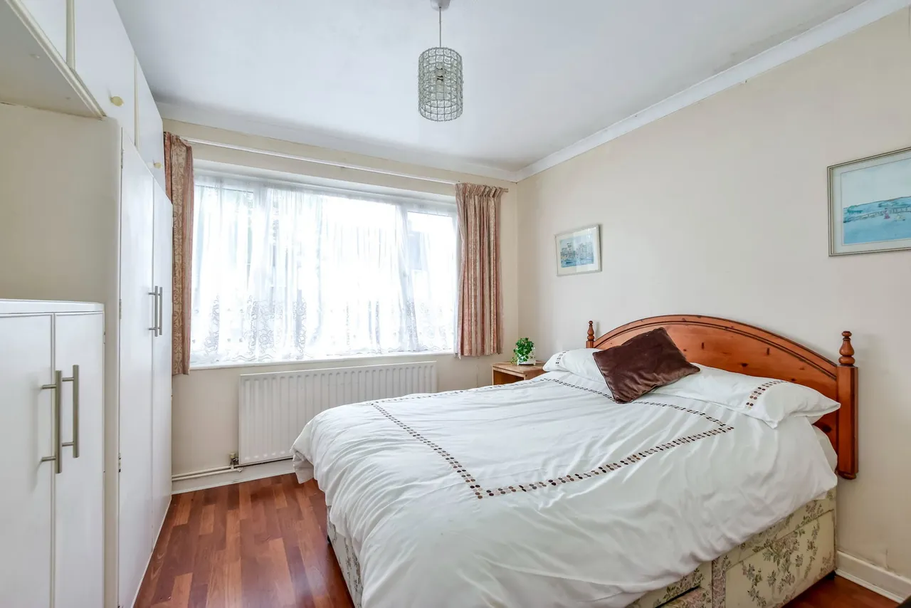 Wood Rise, Eastcote, HA5, photo 4